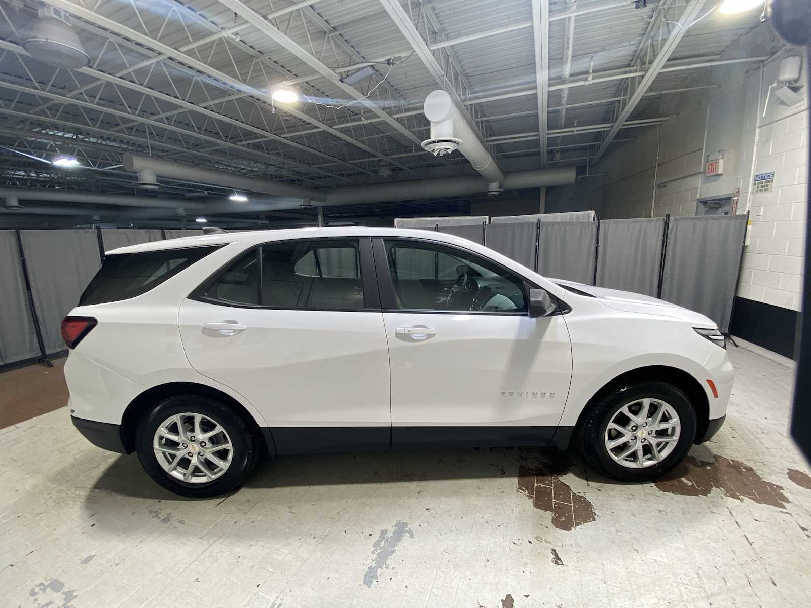 Thumbnail: 2024 Chevrolet Equinox - 27