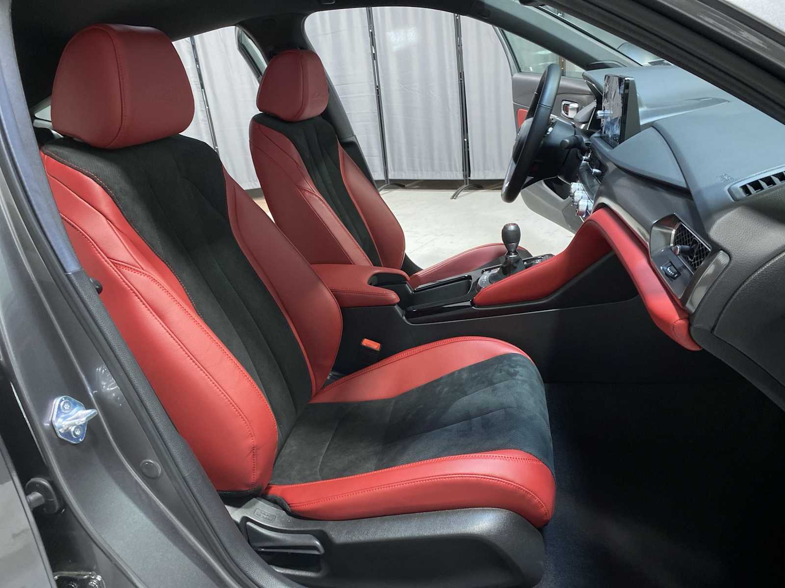 Thumbnail: 2025 Acura Integra - 14