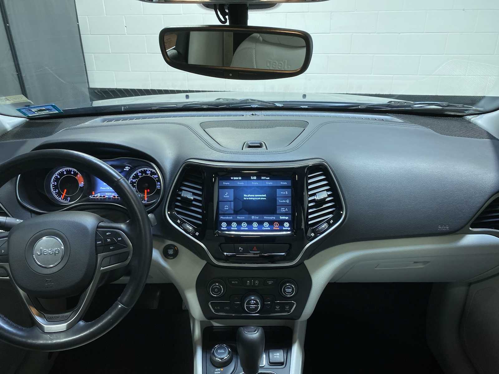 Thumbnail: 2020 Jeep Cherokee - 10