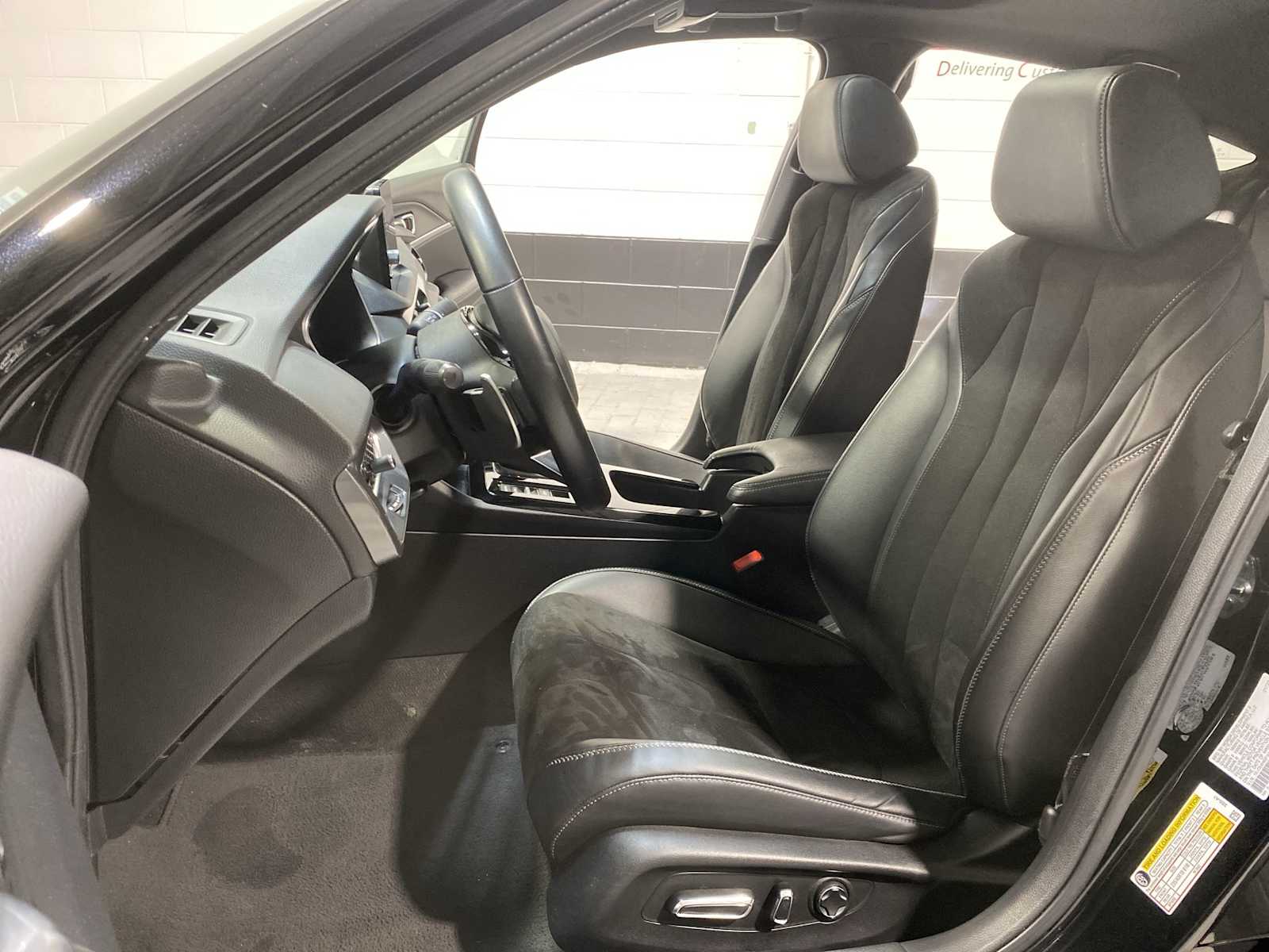 Thumbnail: 2023 Acura Integra - 11