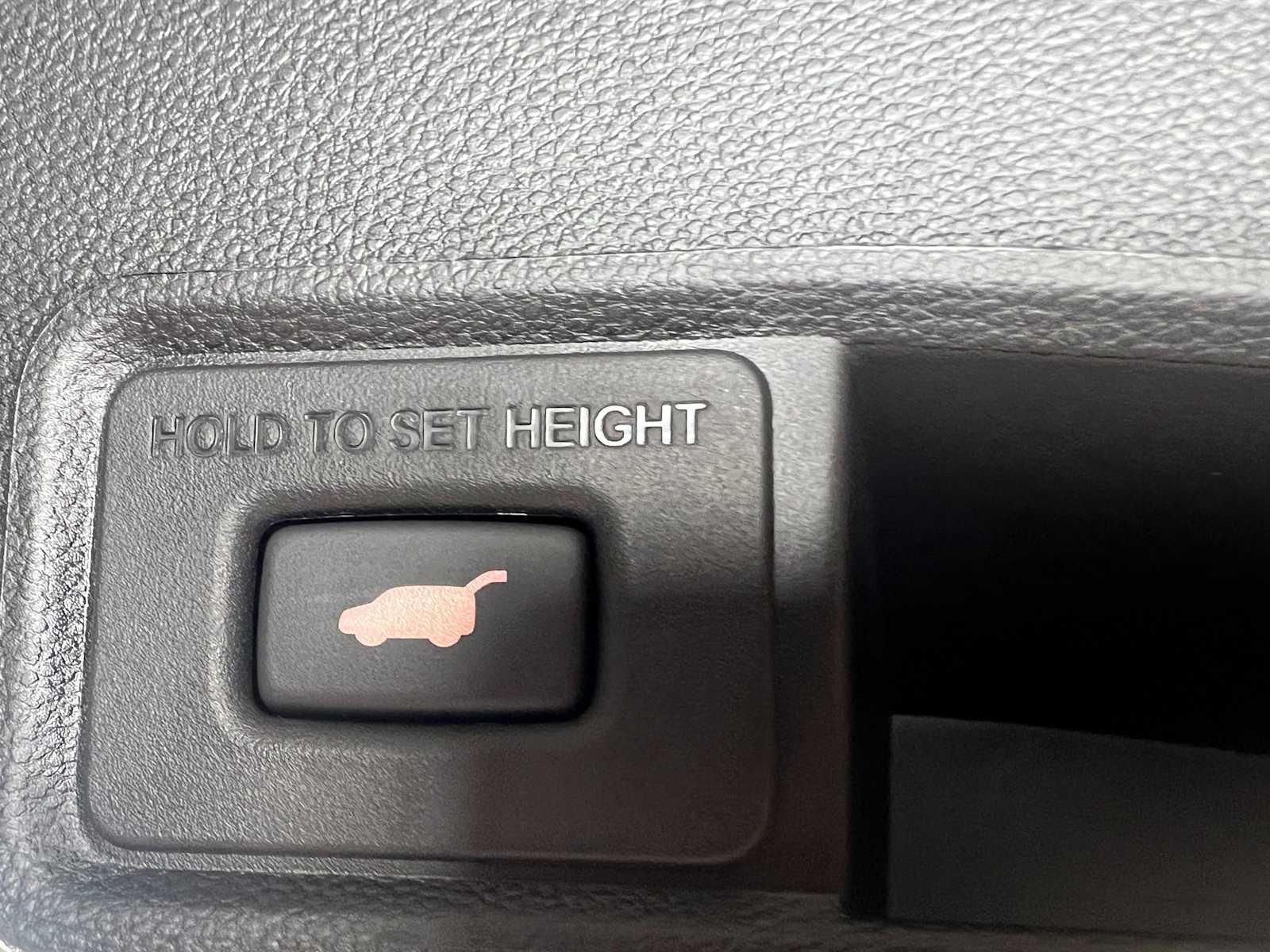 Thumbnail: 2026 Acura RDX - 27