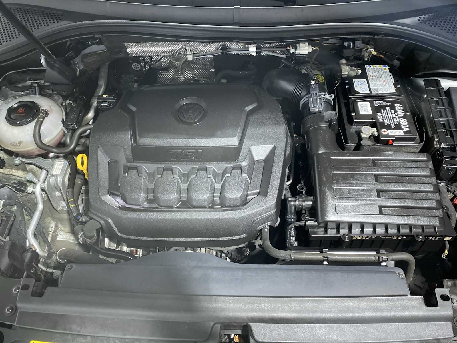 Thumbnail: 2020 Volkswagen Tiguan - 9