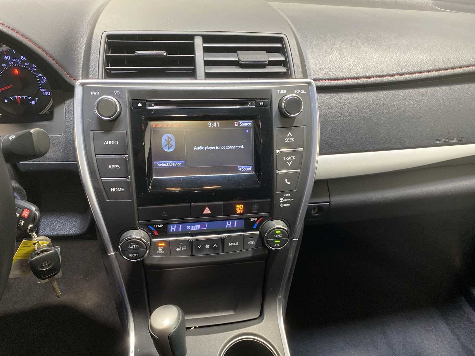 Thumbnail: 2015 Toyota Camry - 16