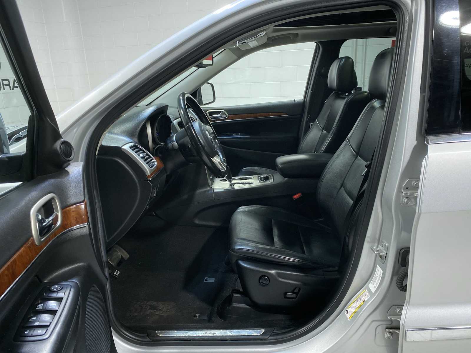 Thumbnail: 2012 Jeep Grand Cherokee - 2