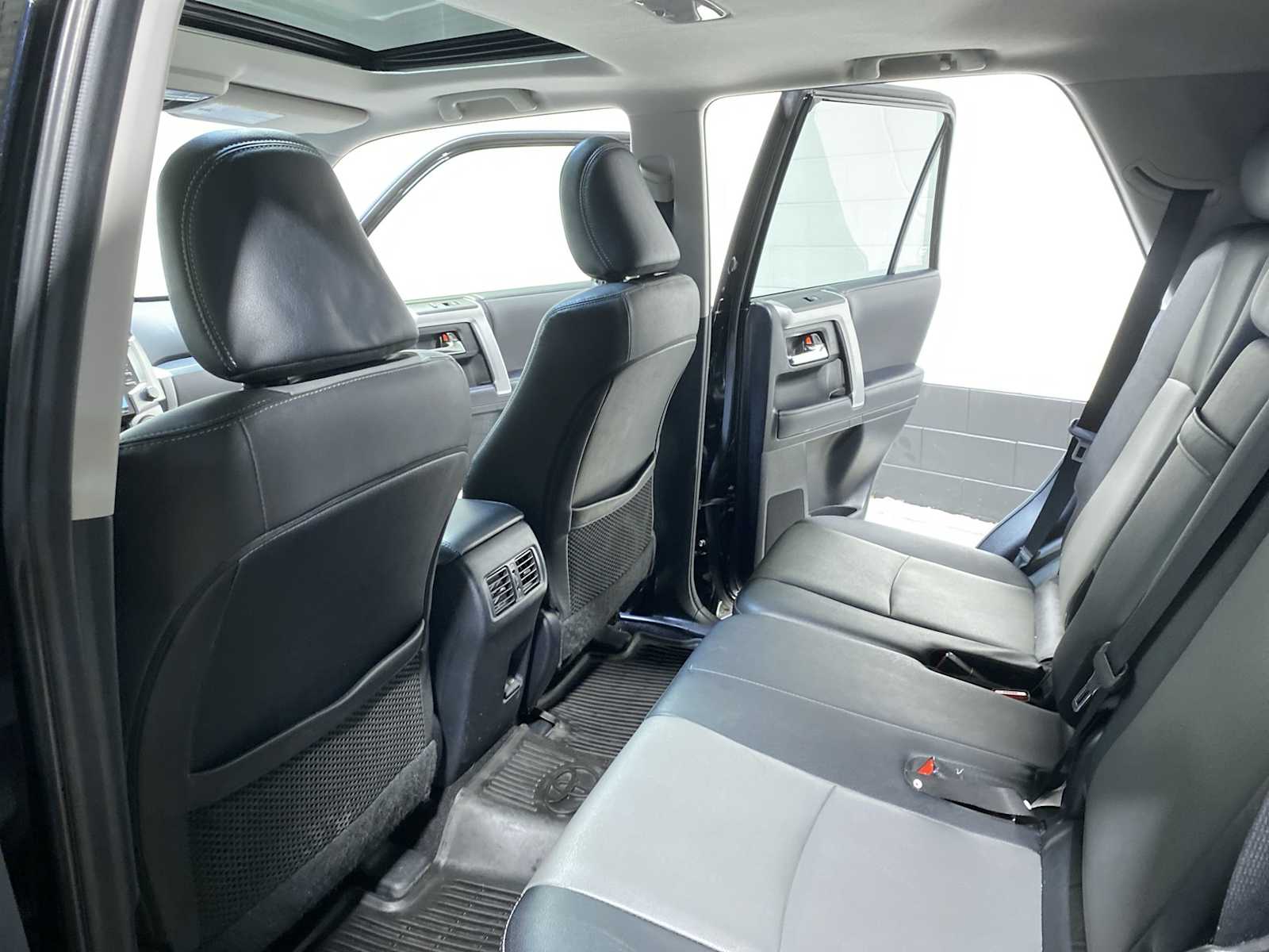 Thumbnail: 2023 Toyota 4Runner - 12