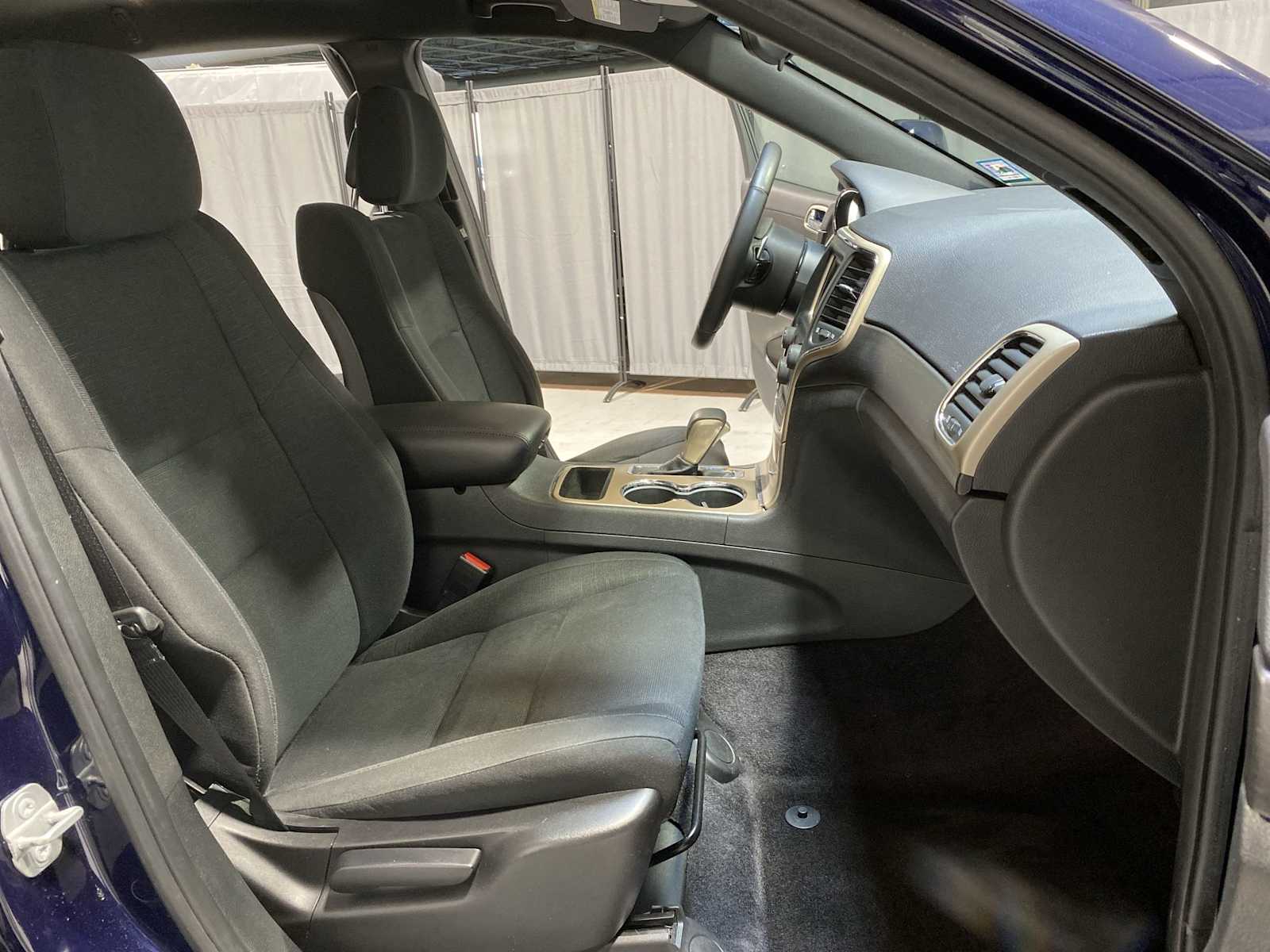 Thumbnail: 2017 Jeep Grand Cherokee - 14