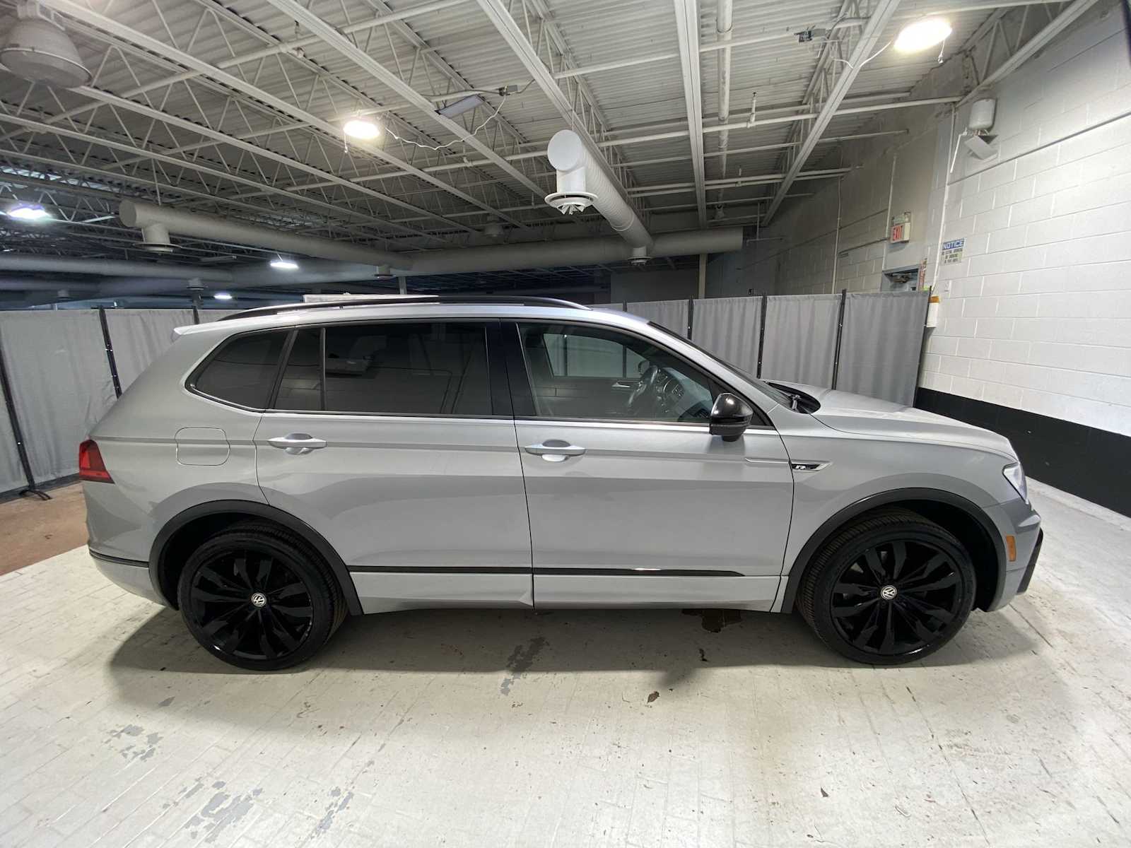 Thumbnail: 2020 Volkswagen Tiguan - 27