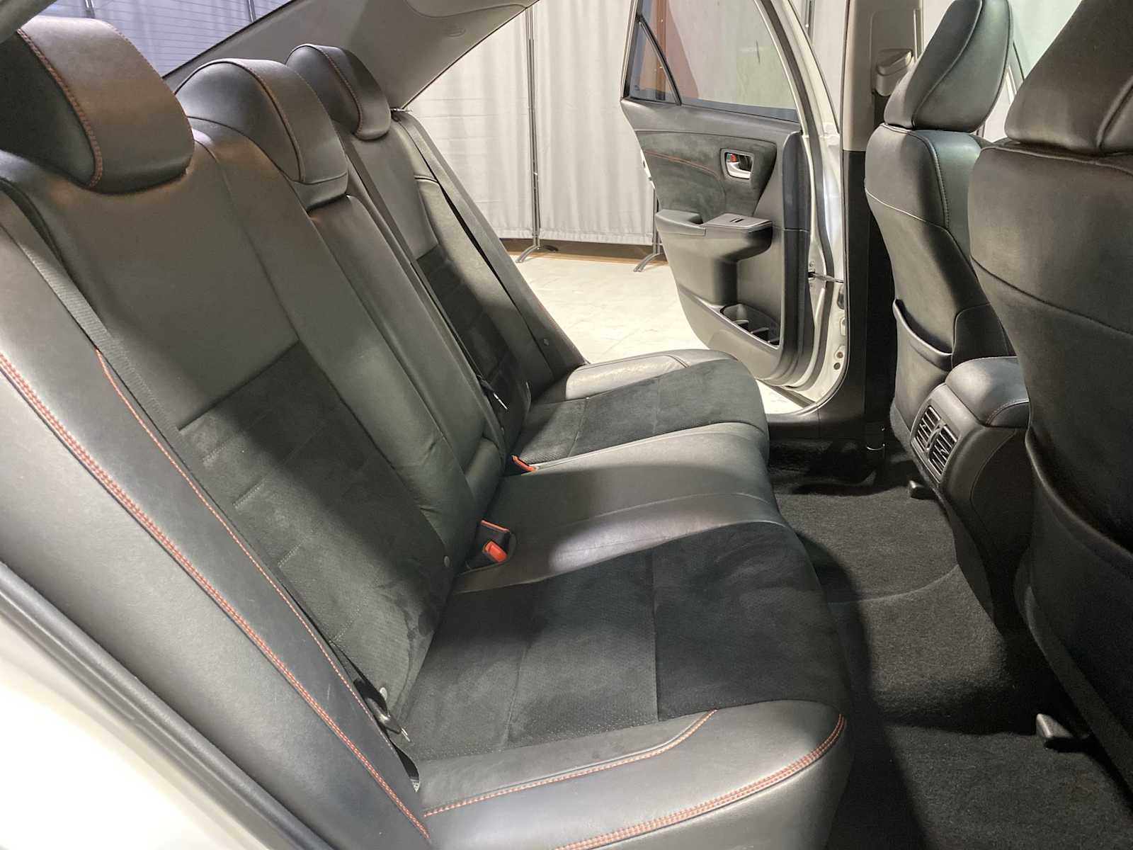 Thumbnail: 2015 Toyota Camry - 13