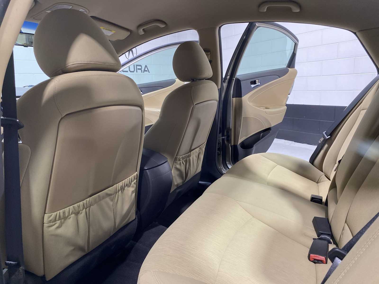 Thumbnail: 2011 Hyundai Sonata - 12