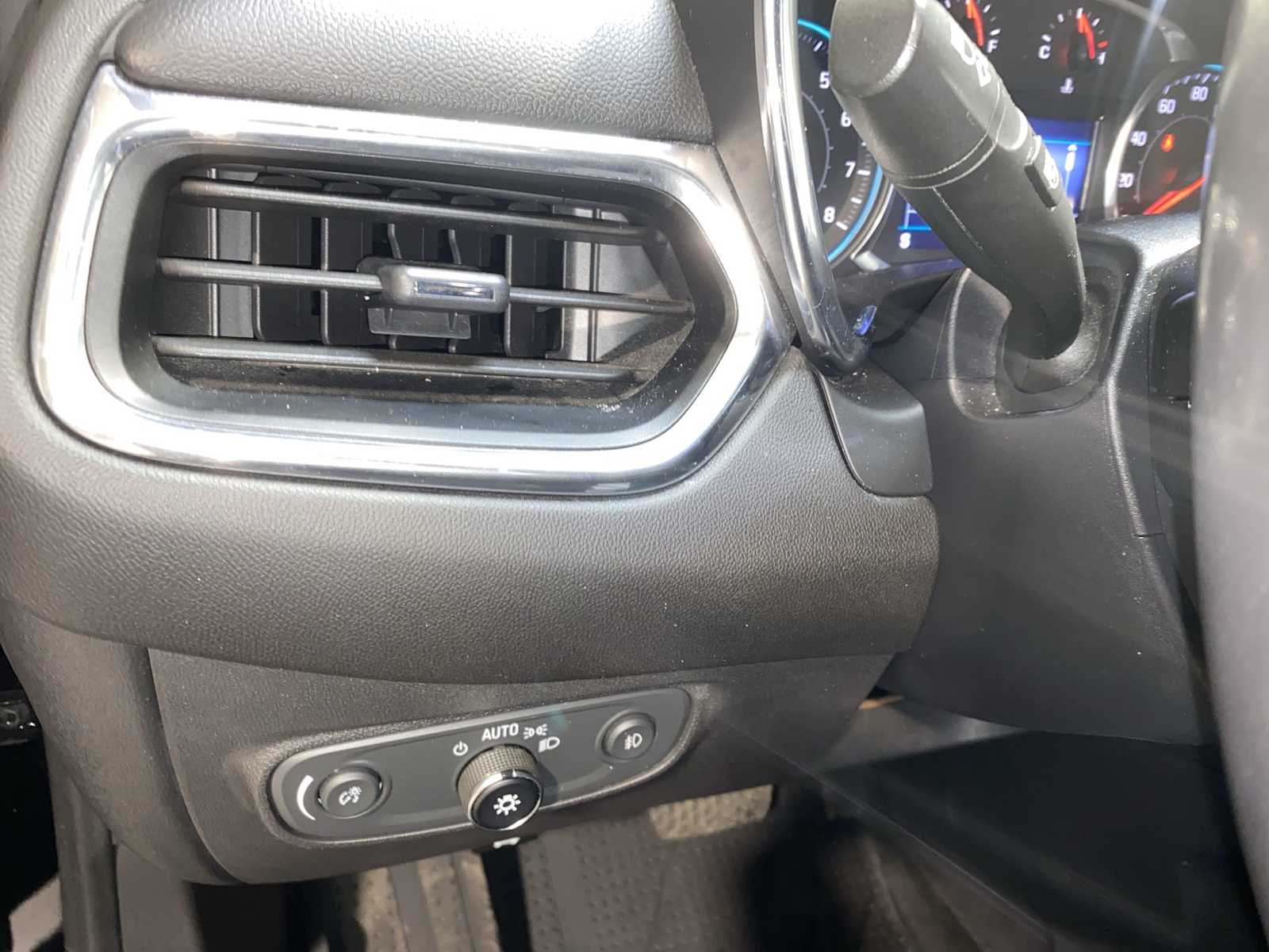 Thumbnail: 2020 Chevrolet Equinox - 24