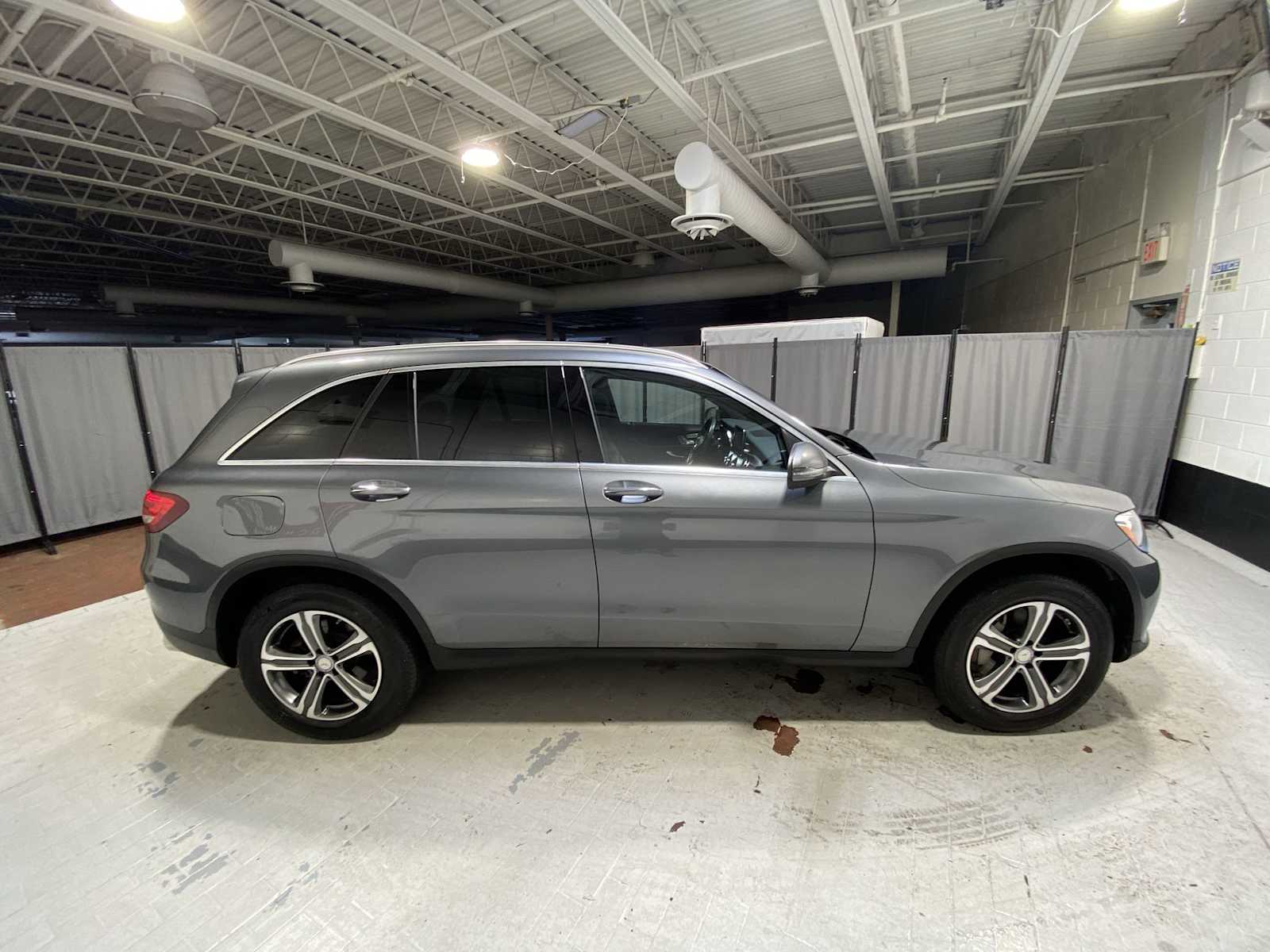 Thumbnail: 2017 Mercedes-Benz GLC - 27