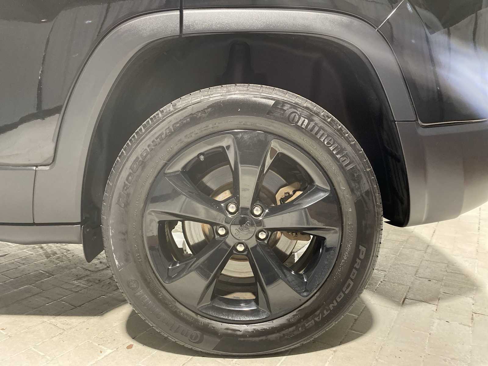 Thumbnail: 2020 Jeep Cherokee - 8