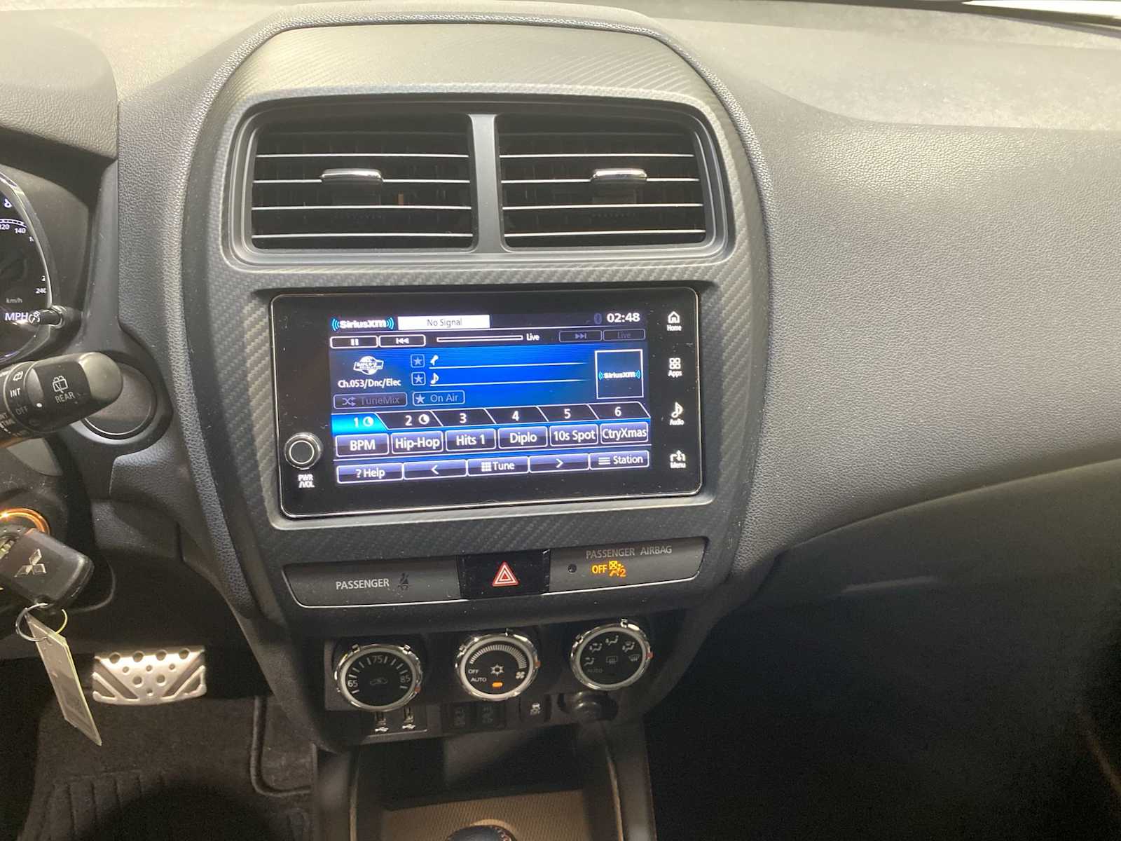 Thumbnail: 2019 Mitsubishi Outlander Sport - 16