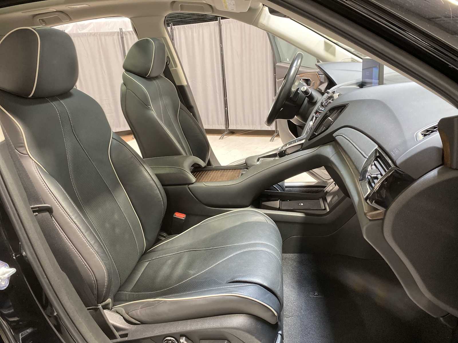 Thumbnail: 2023 Acura RDX - 14