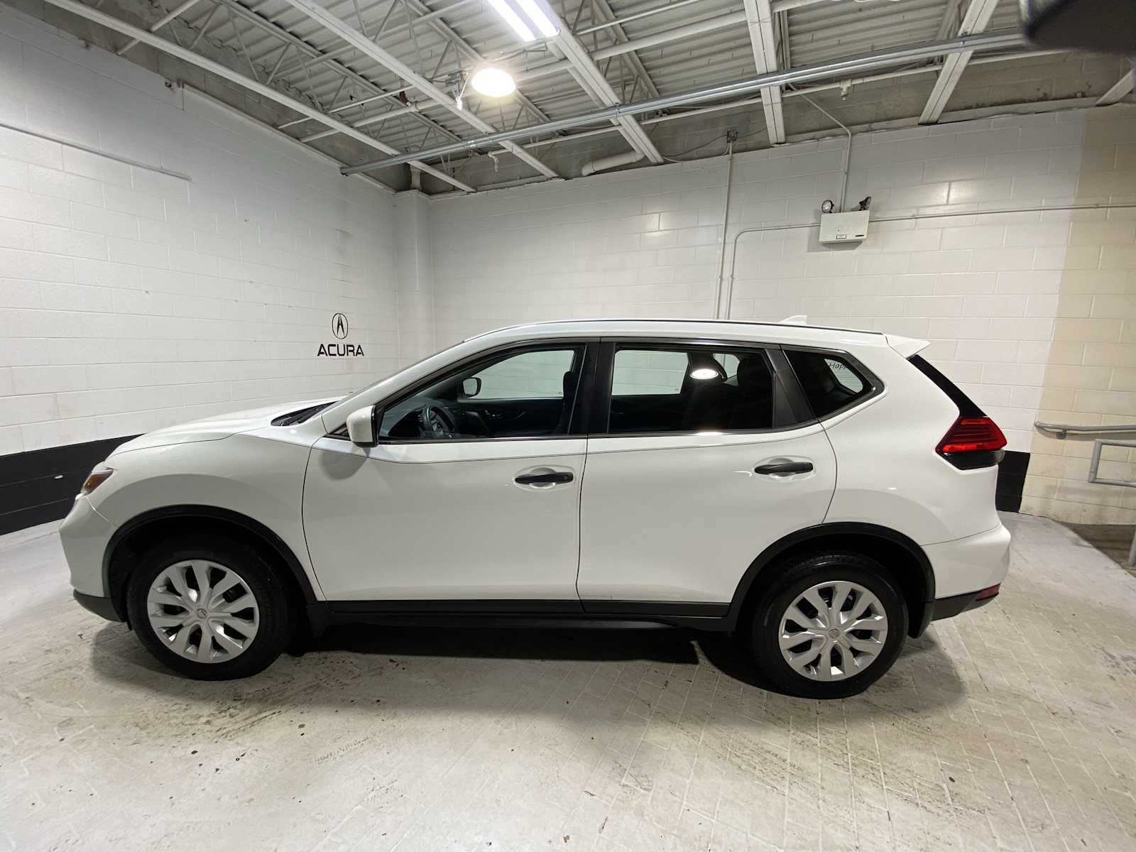 Thumbnail: 2017 Nissan Rogue - 3