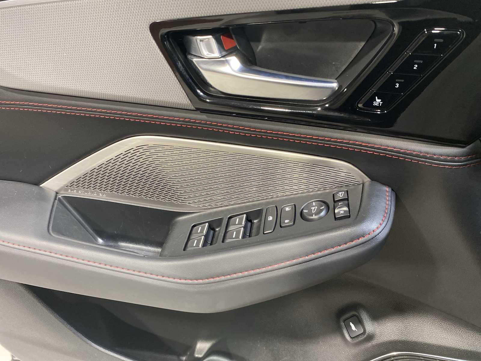 Thumbnail: 2023 Acura MDX - 23