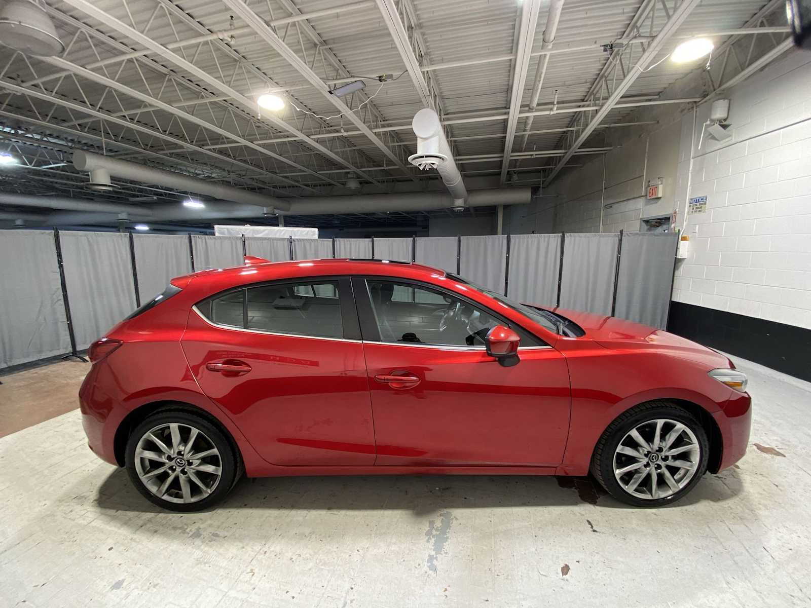 Thumbnail: 2018 Mazda Mazda3 - 27