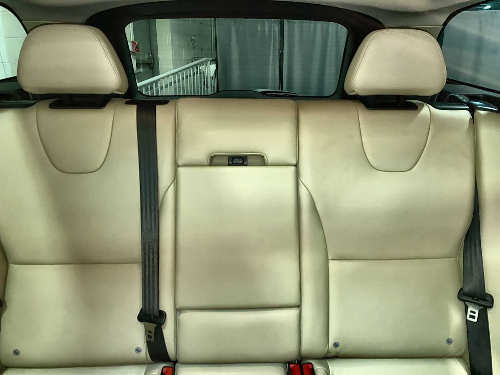 Thumbnail: 2016 Volvo XC60 - 27