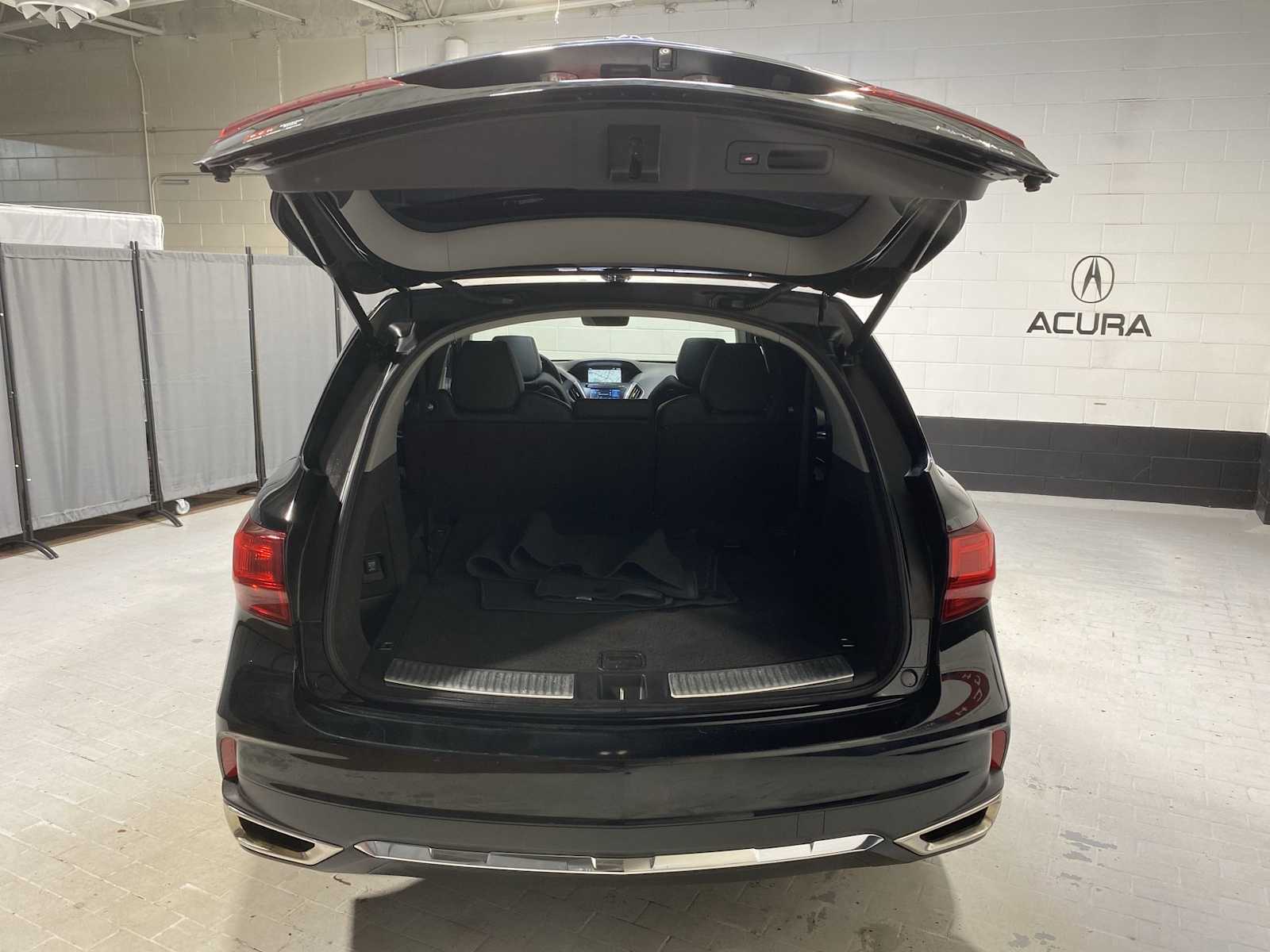 Thumbnail: 2018 Acura MDX - 19