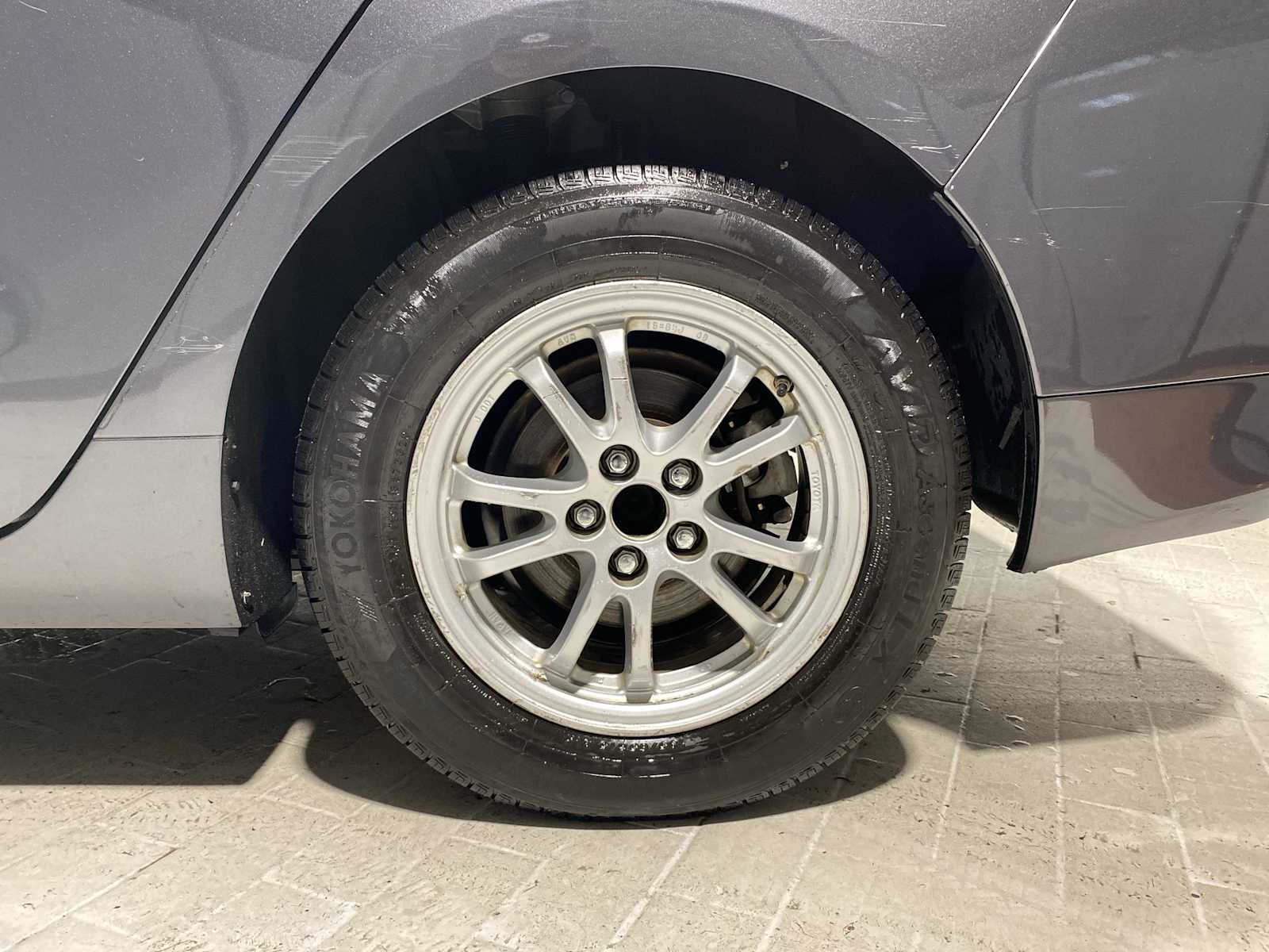 2017 Toyota Prius Three 8