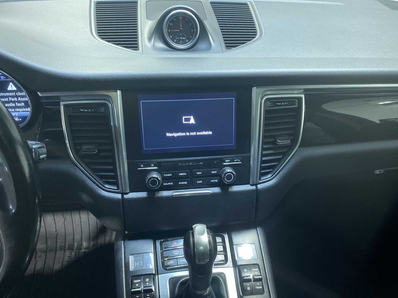 Thumbnail: 2017 Porsche Macan - 16