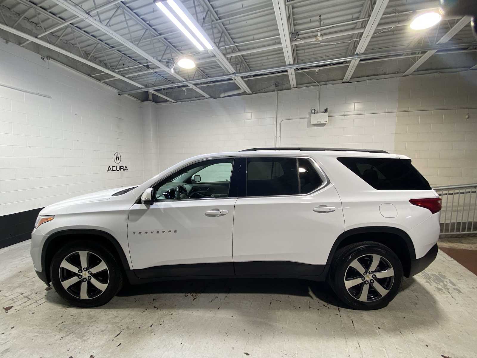 Thumbnail: 2020 Chevrolet Traverse - 3