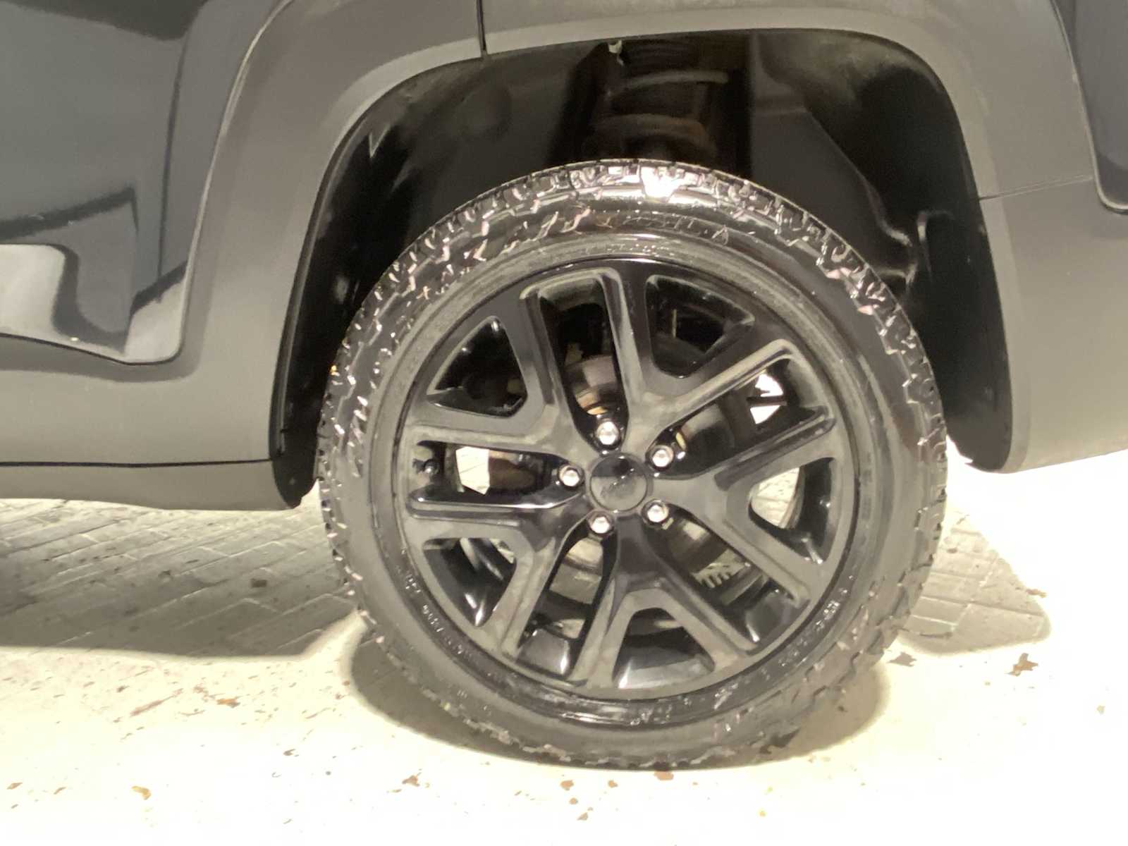 Thumbnail: 2018 Jeep Renegade - 8