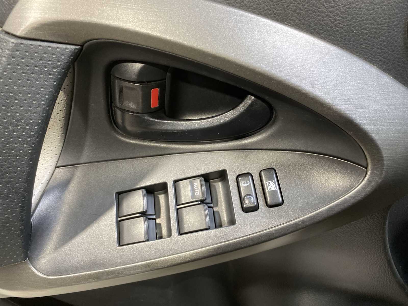 Thumbnail: 2011 Toyota RAV4 - 22