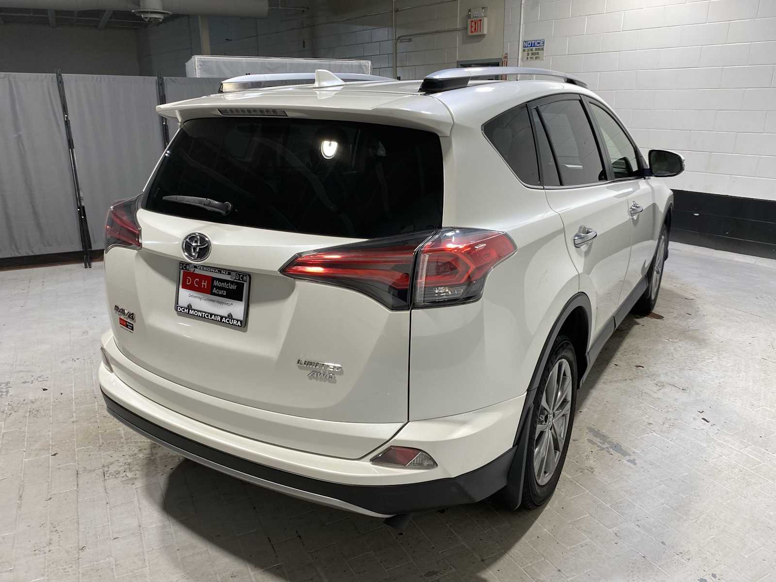 Thumbnail: 2018 Toyota RAV4 - 26