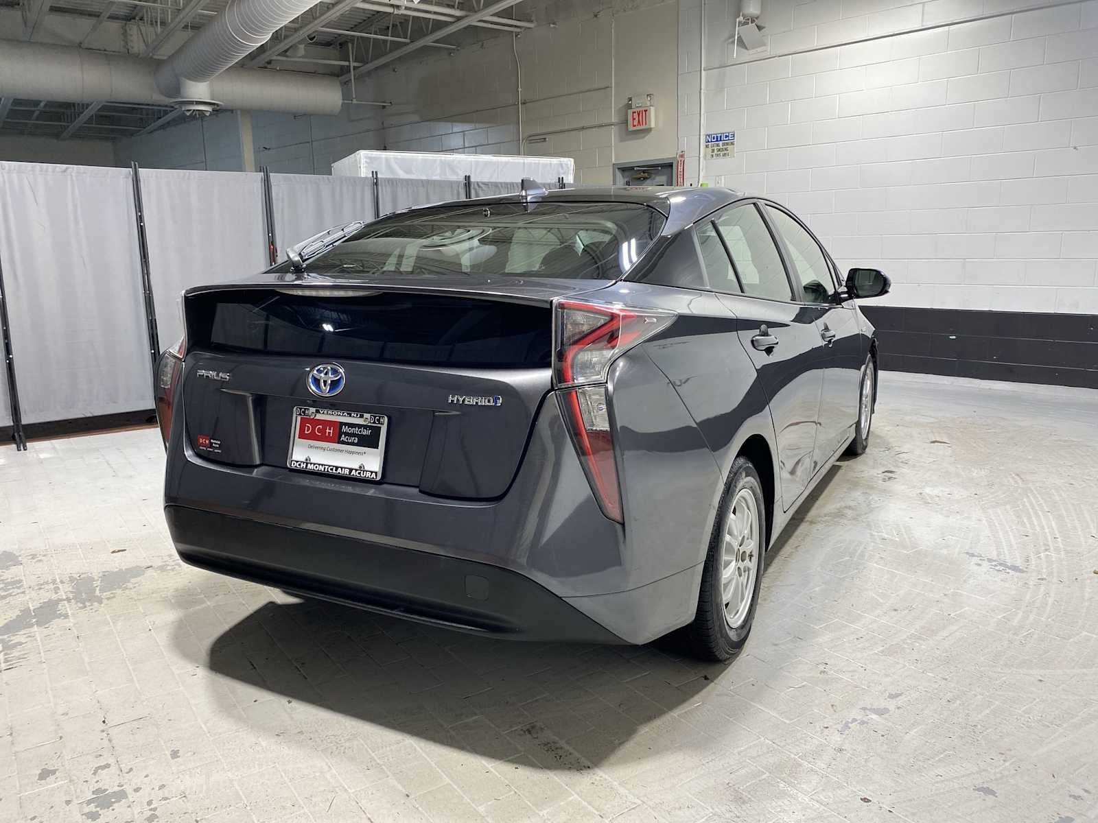 2017 Toyota Prius Three 26