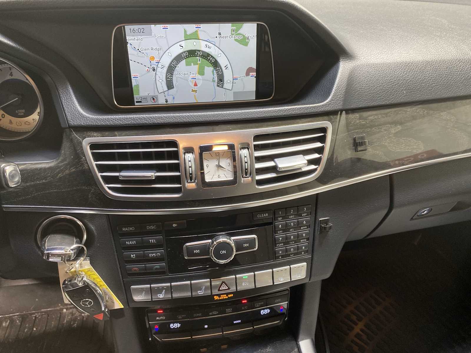 Thumbnail: 2014 Mercedes-Benz E-Class - 16