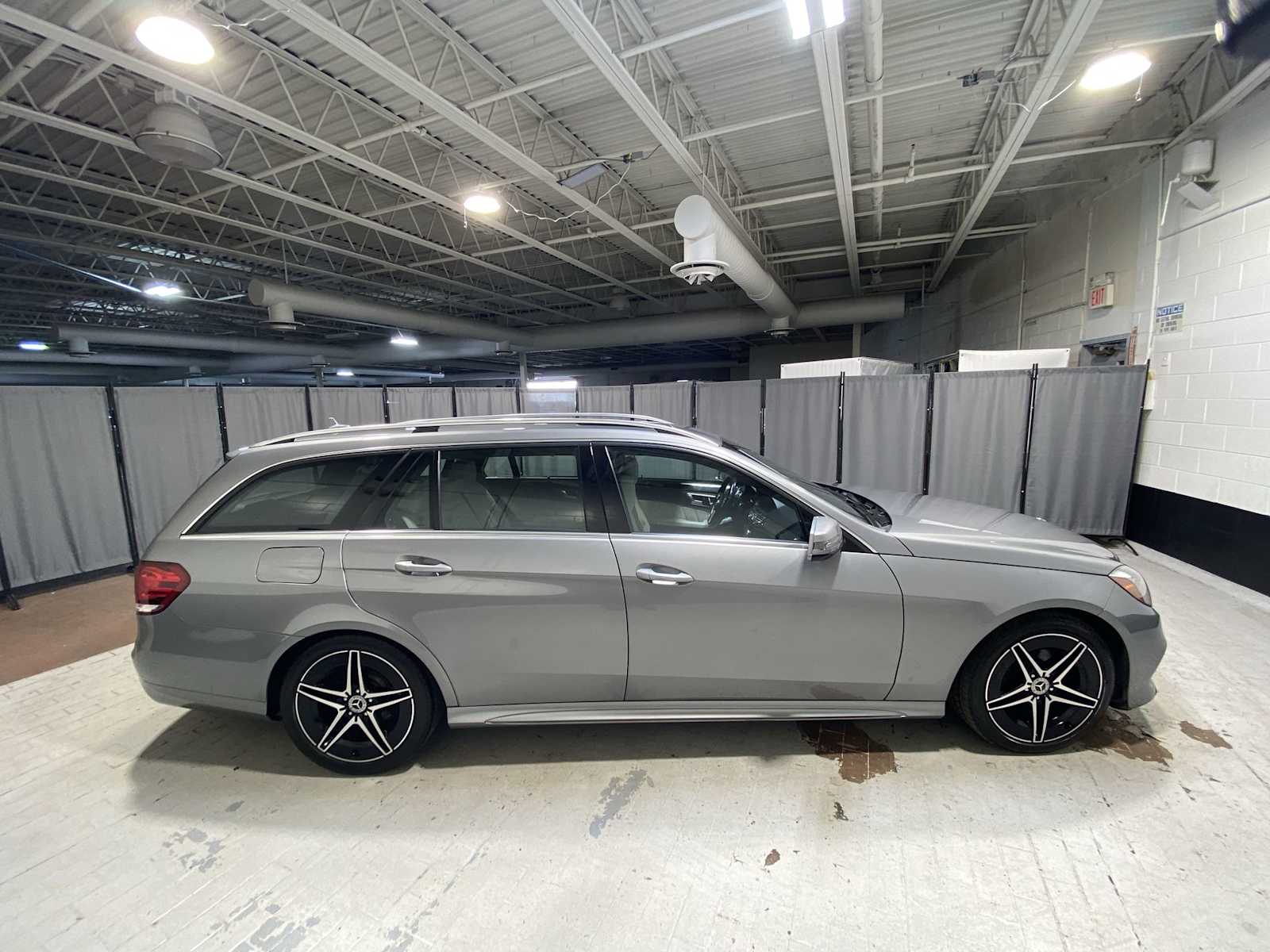 Thumbnail: 2014 Mercedes-Benz E-Class - 27