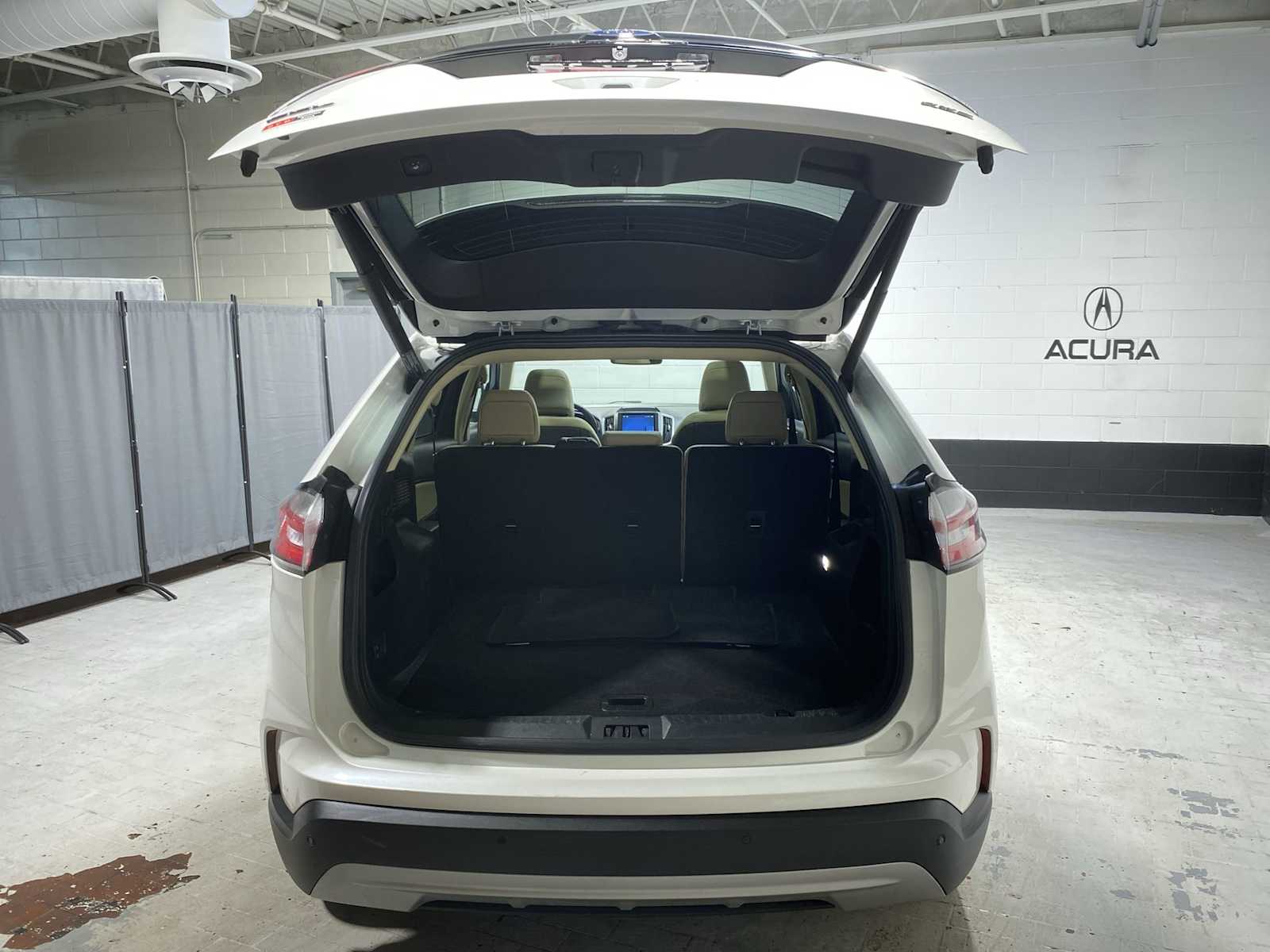 Thumbnail: 2022 Ford Edge - 19