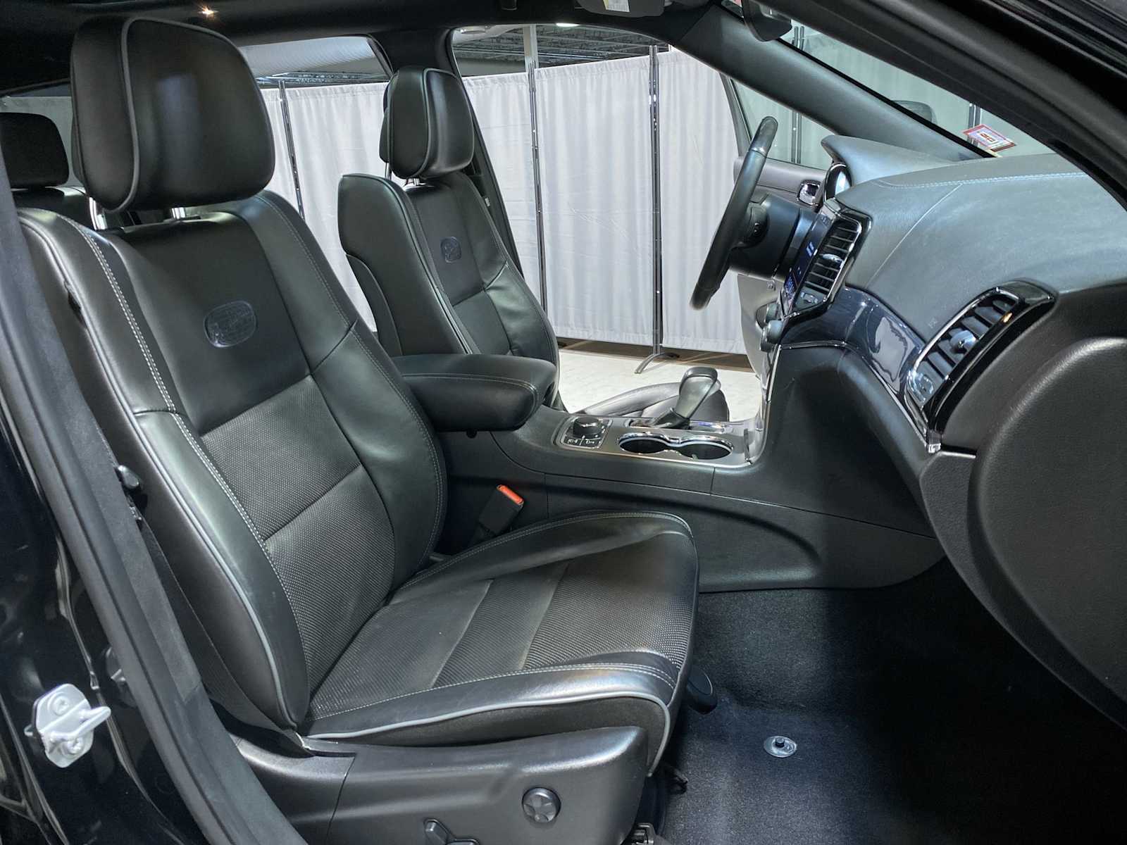 Thumbnail: 2019 Jeep Grand Cherokee - 14