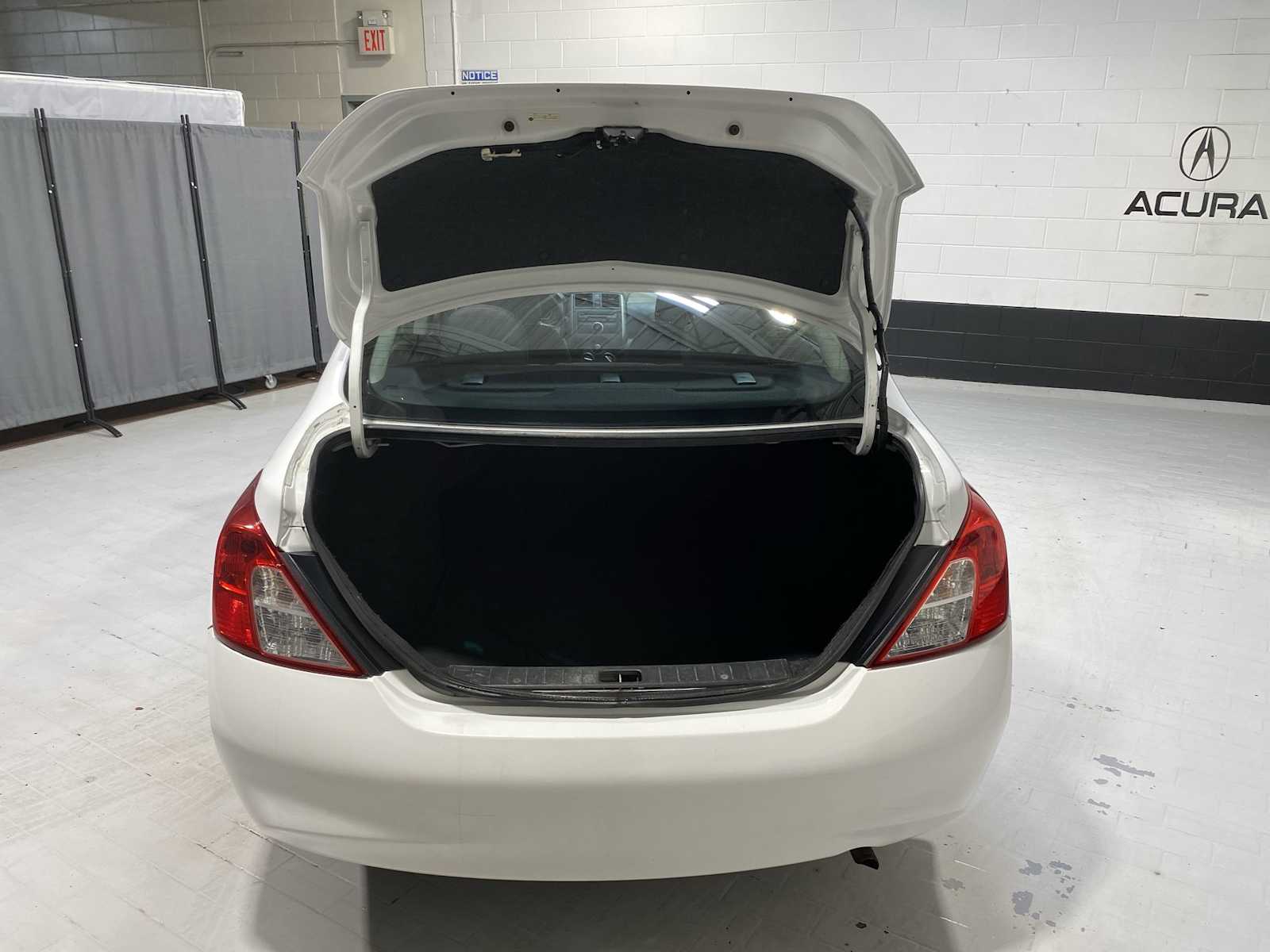 Thumbnail: 2013 Nissan Versa - 19