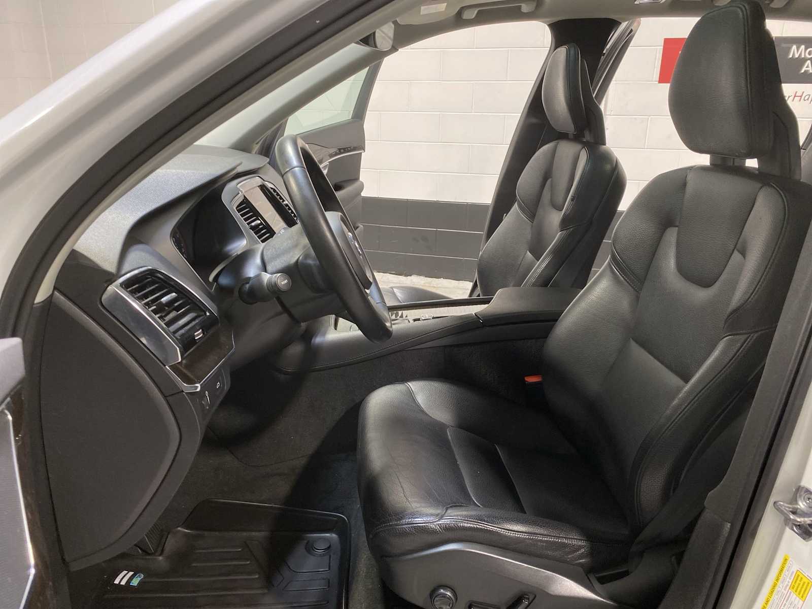 Thumbnail: 2017 Volvo XC90 - 11