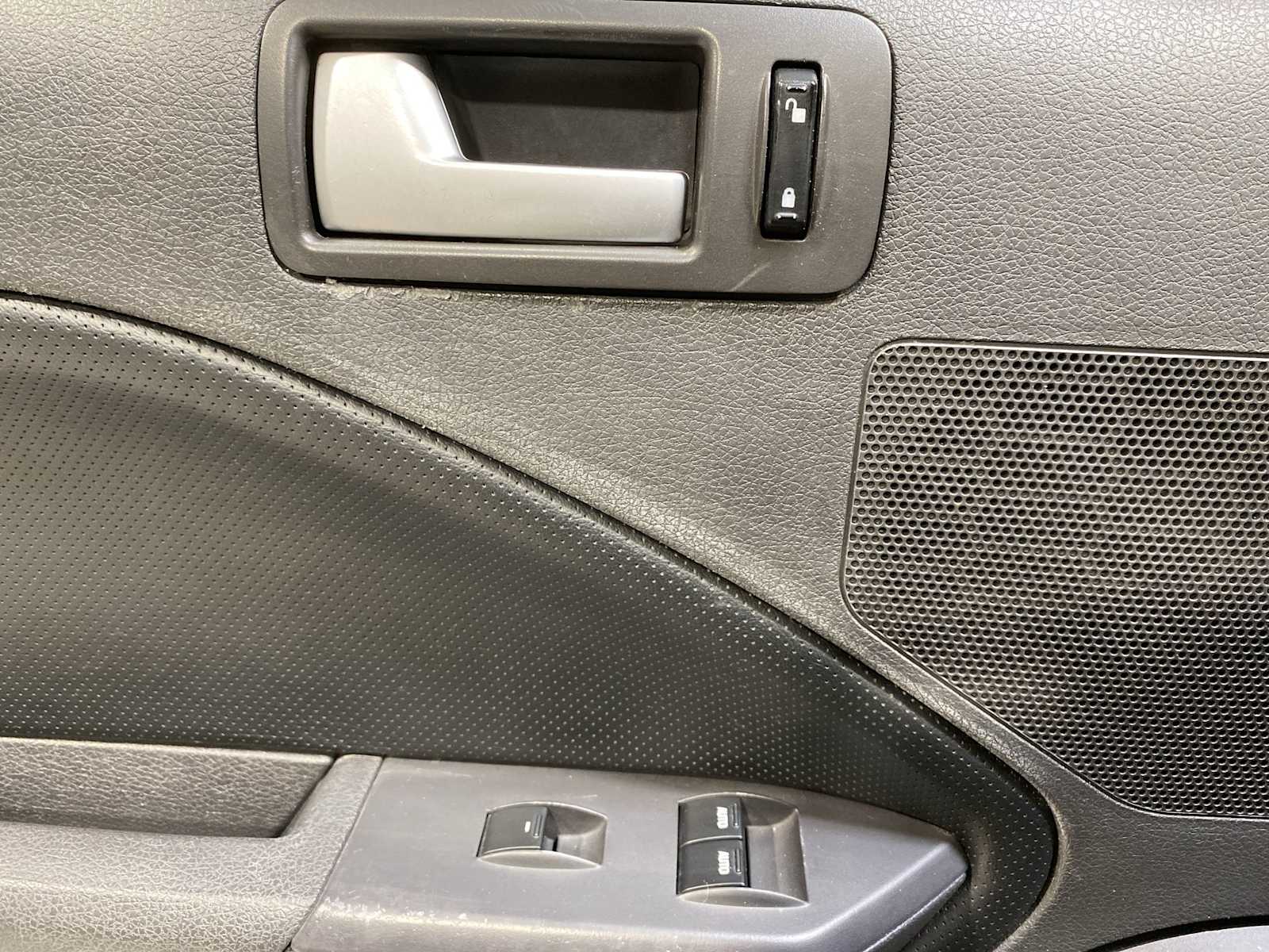 Thumbnail: 2008 Ford Mustang - 23