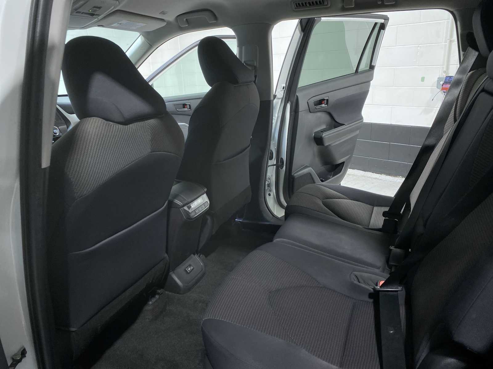 Thumbnail: 2023 Toyota Highlander - 12
