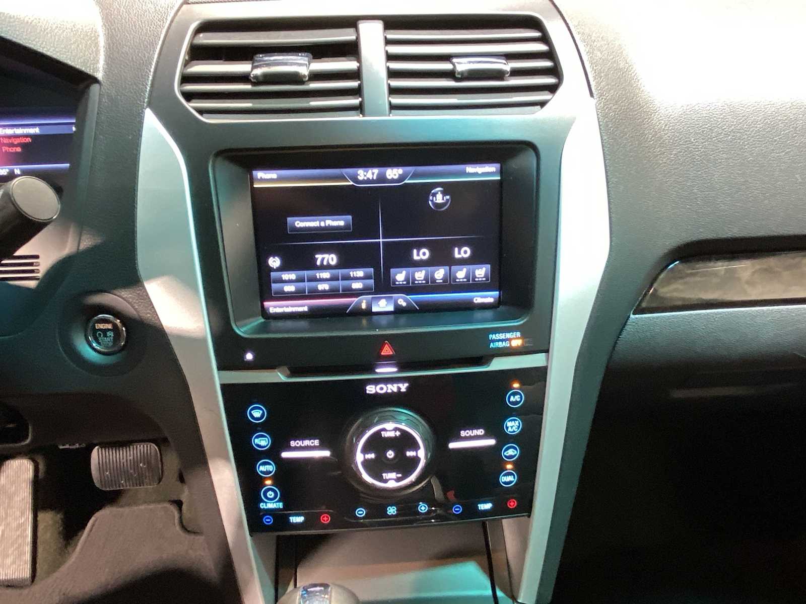 Thumbnail: 2014 Ford Explorer - 16