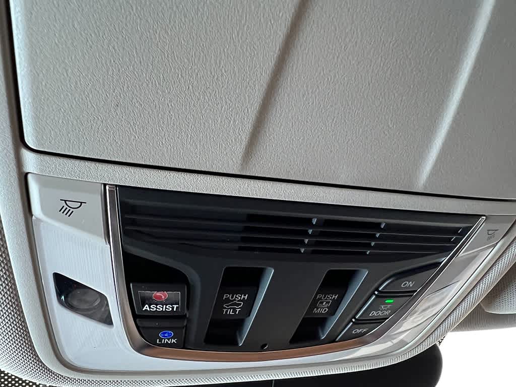 Thumbnail: 2026 Acura RDX - 26