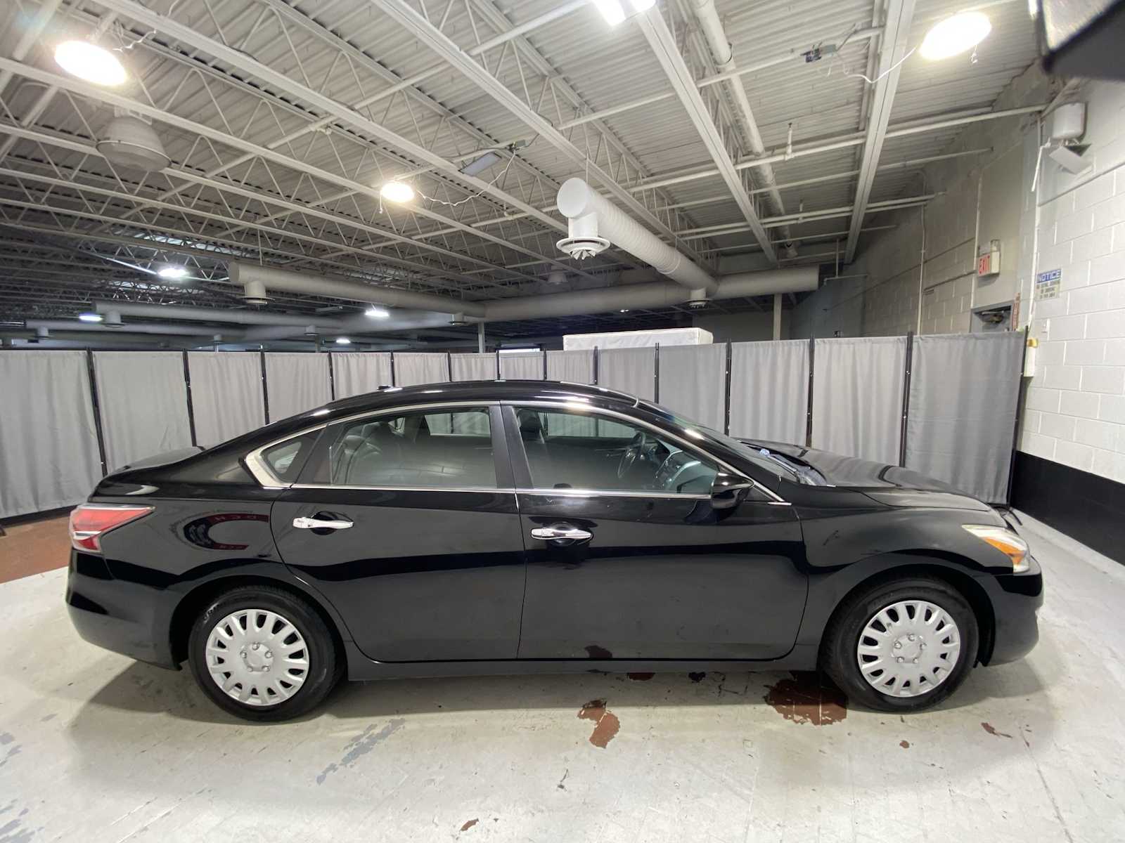 Thumbnail: 2014 Nissan Altima - 27