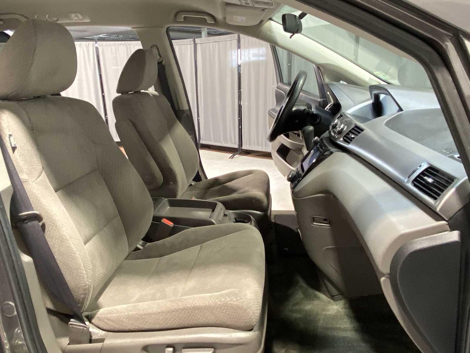 Thumbnail: 2016 Honda Odyssey - 14