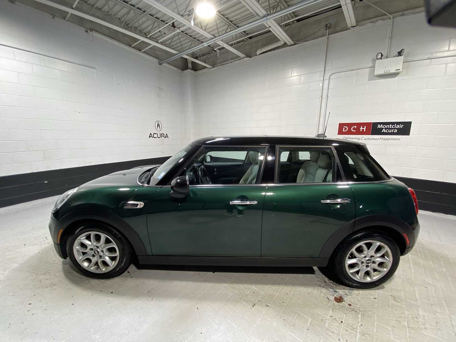 Thumbnail: 2019 MINI Cooper Hardtop - 3