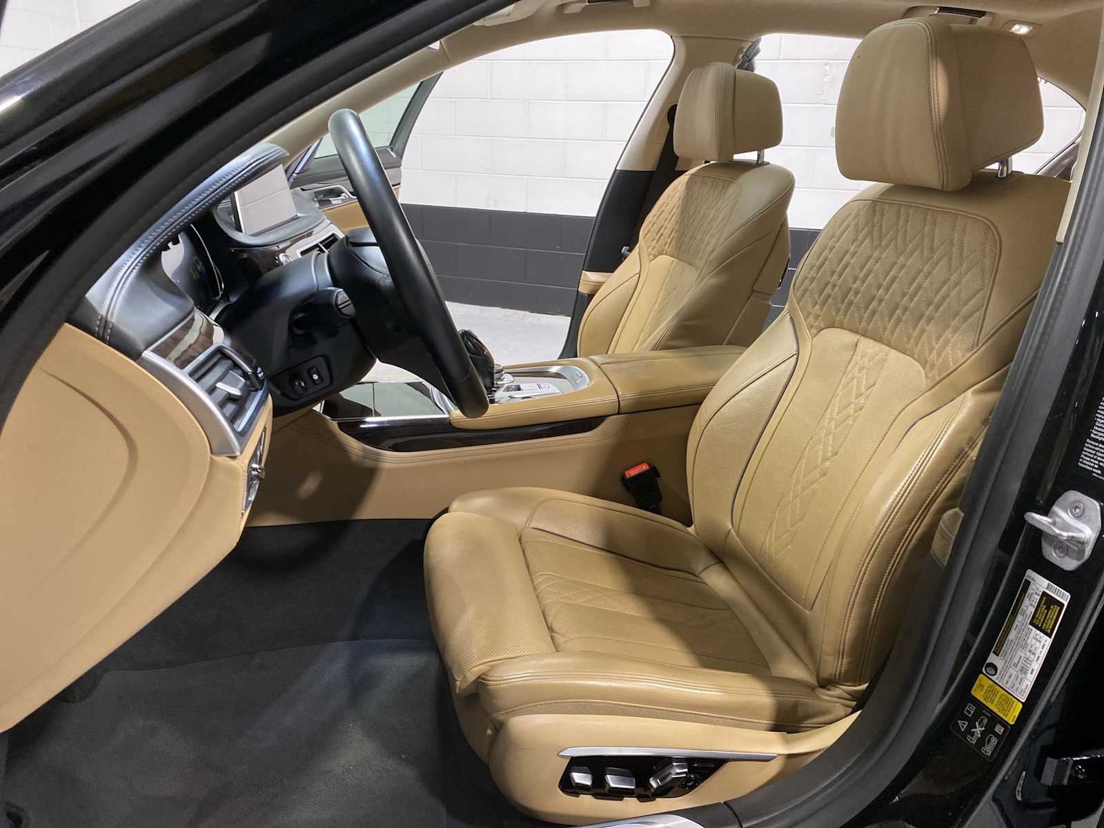 Thumbnail: 2016 BMW 7 Series - 11