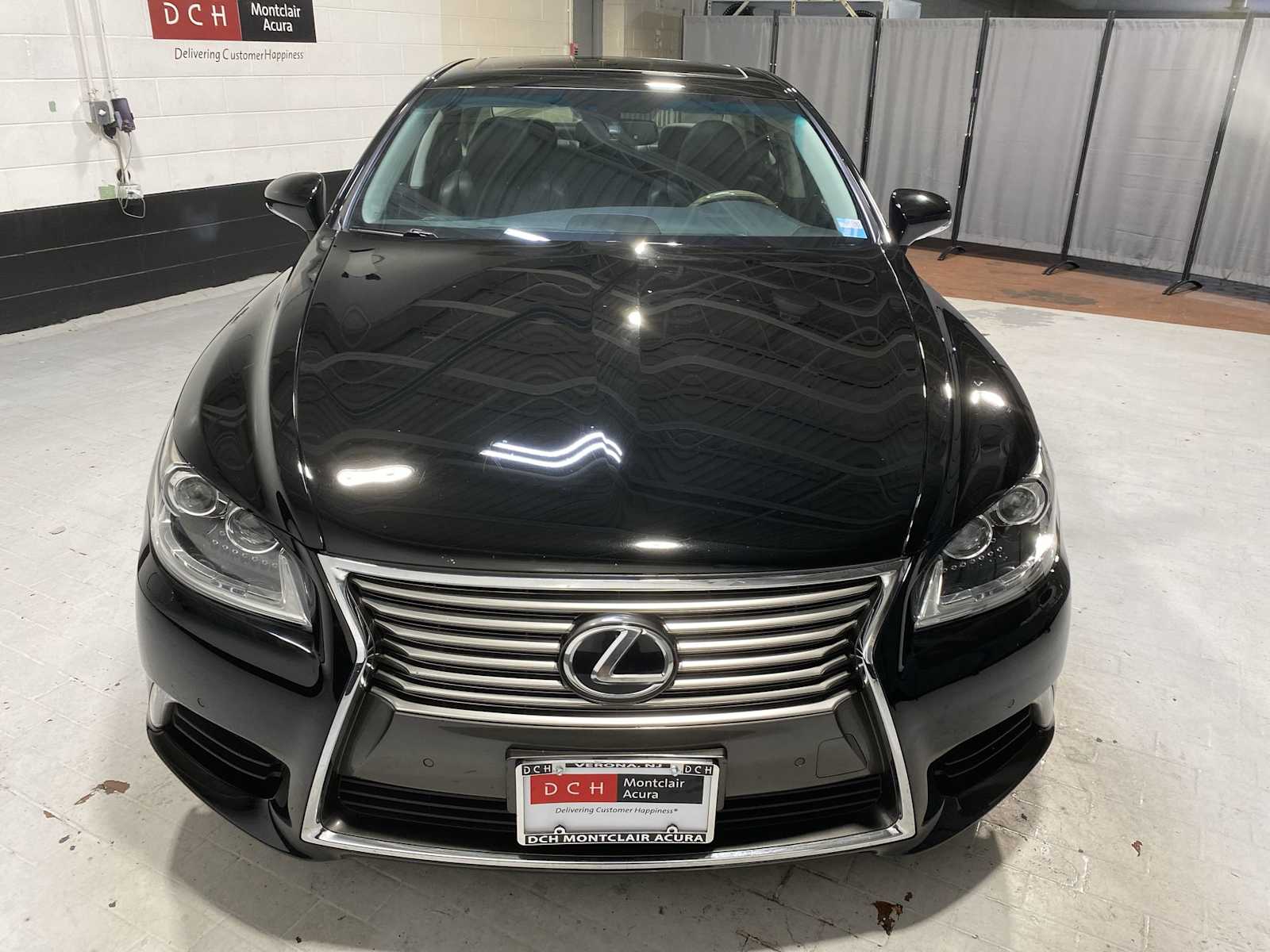 Thumbnail: 2017 Lexus LS - 6
