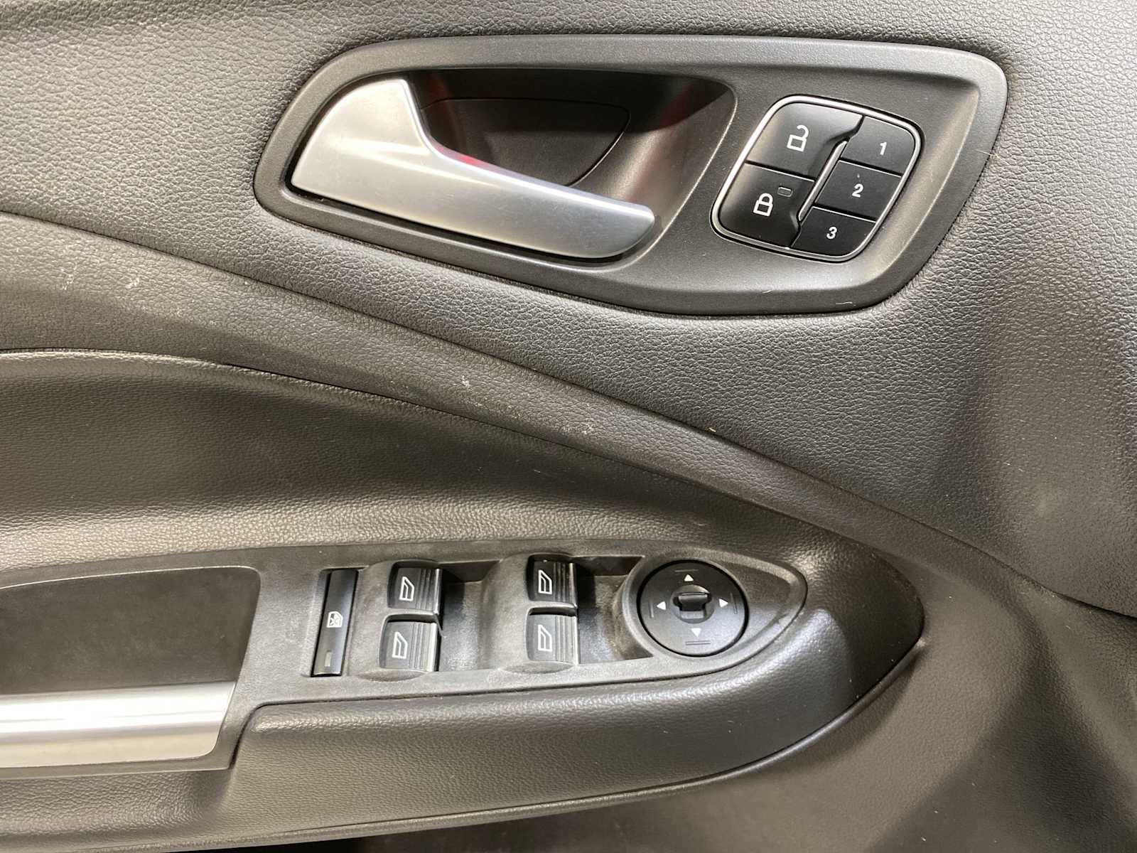 Thumbnail: 2017 Ford Escape - 22