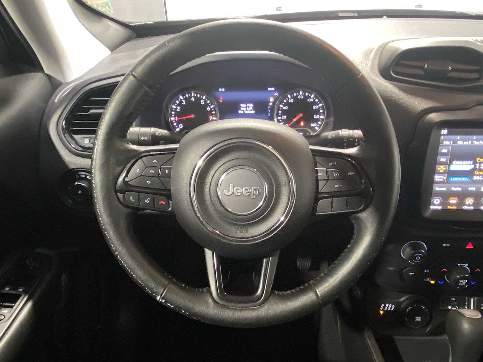 Thumbnail: 2018 Jeep Renegade - 15