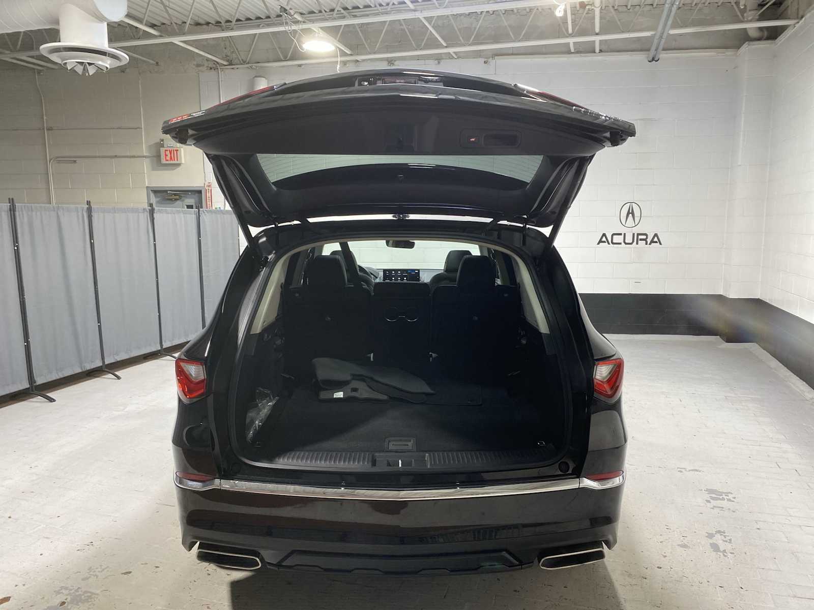 Thumbnail: 2023 Acura MDX - 19