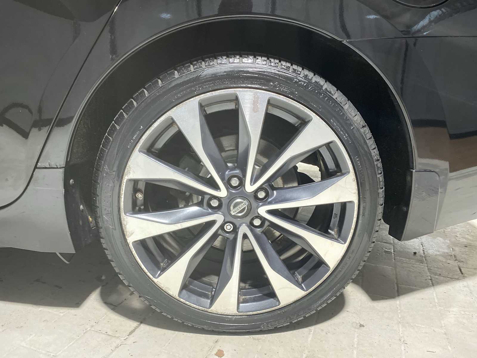 Thumbnail: 2017 Nissan Maxima - 9