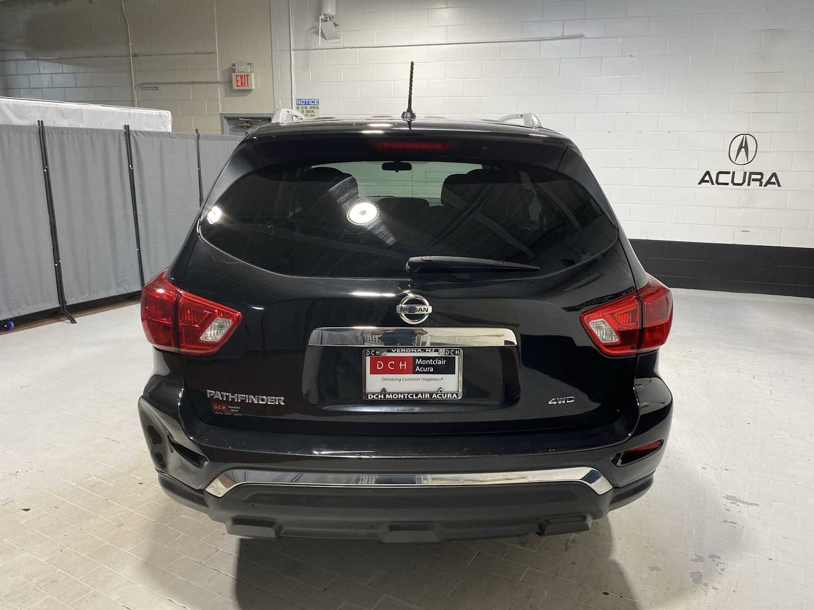 Thumbnail: 2017 Nissan Pathfinder - 5